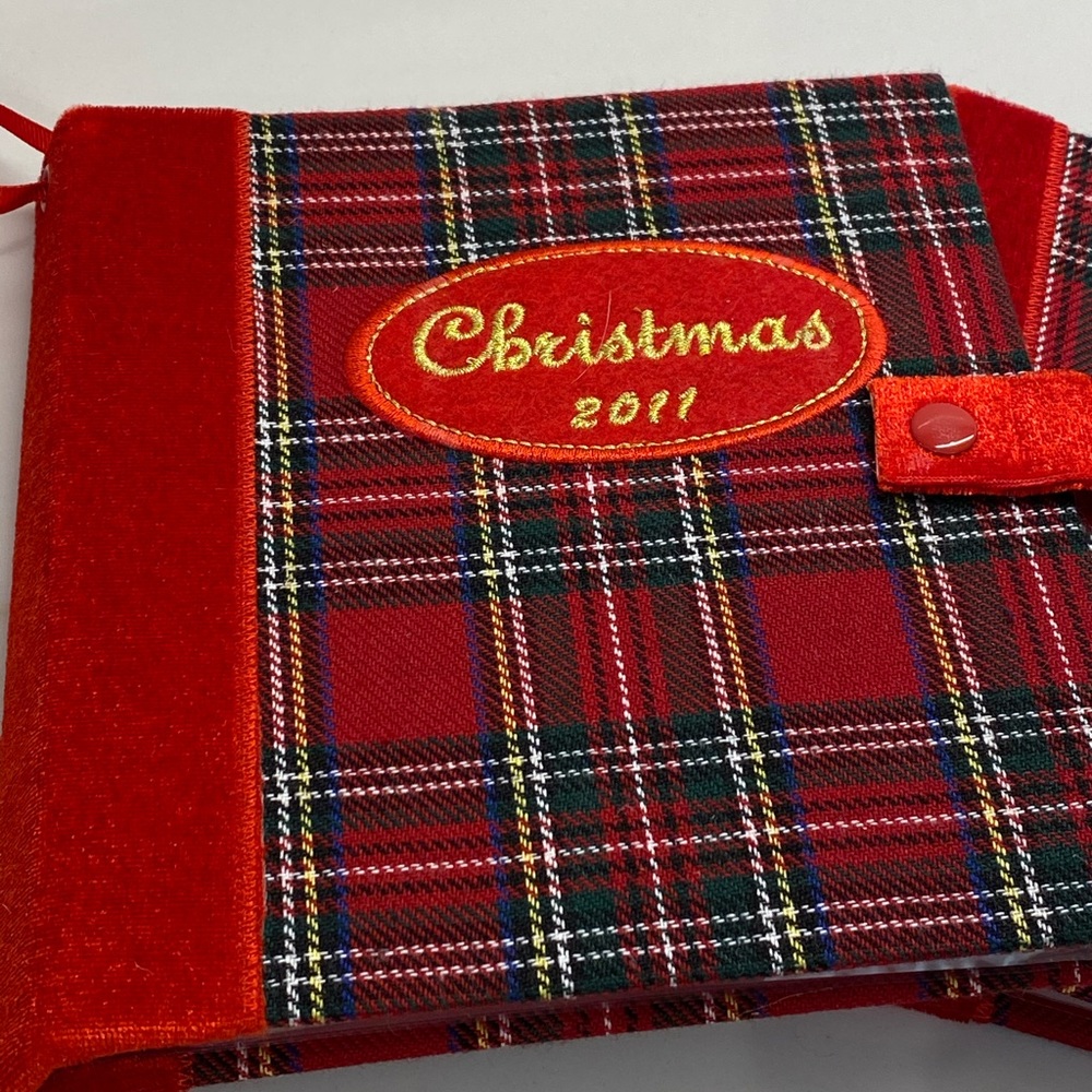 CHRISTMAS PLAID EMBROIDERED SET OF 5 MINI ALBUMS NEW - Picture 2 of 11